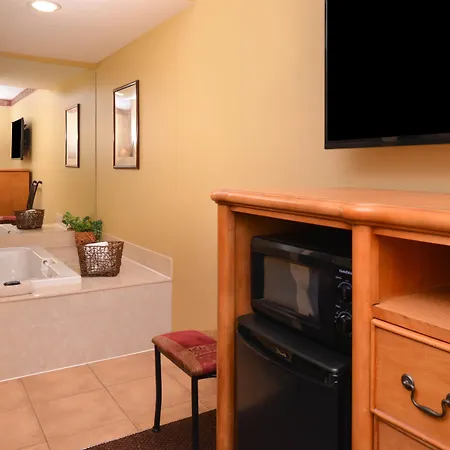 Country Hearth Inn & Suites Edwardsville