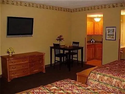 Country Hearth & 3*