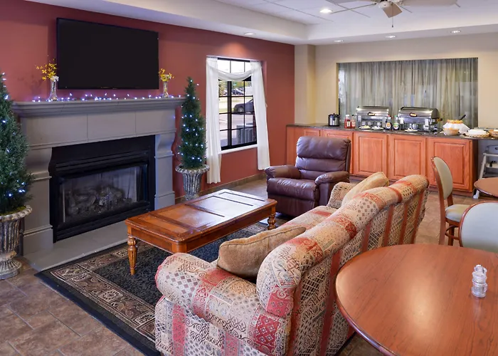 Country Hearth & 3*