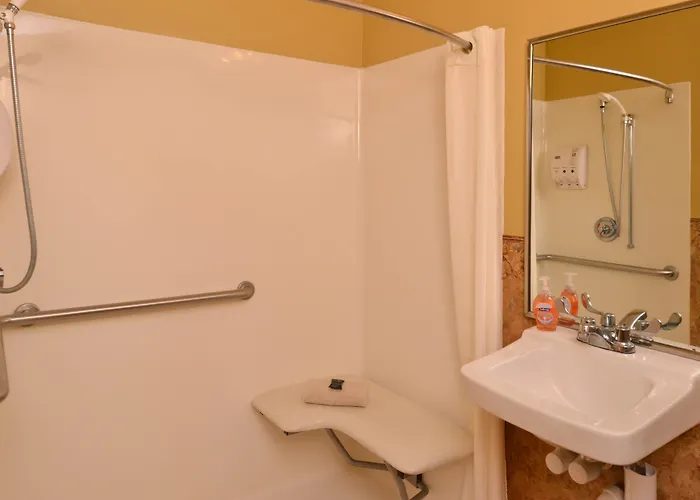 Country Hearth & 3* Эдвардсвилл